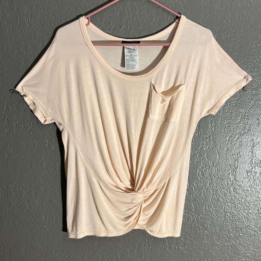 VENUS Soft Cream Twist Front Tee